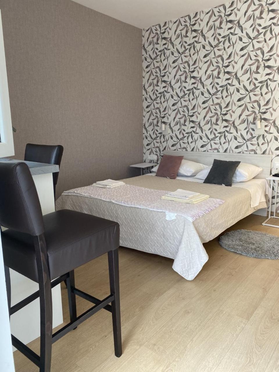 Studio Apartments With Terrace Near Sea - Angela'S Apartments Zadar Ruang foto