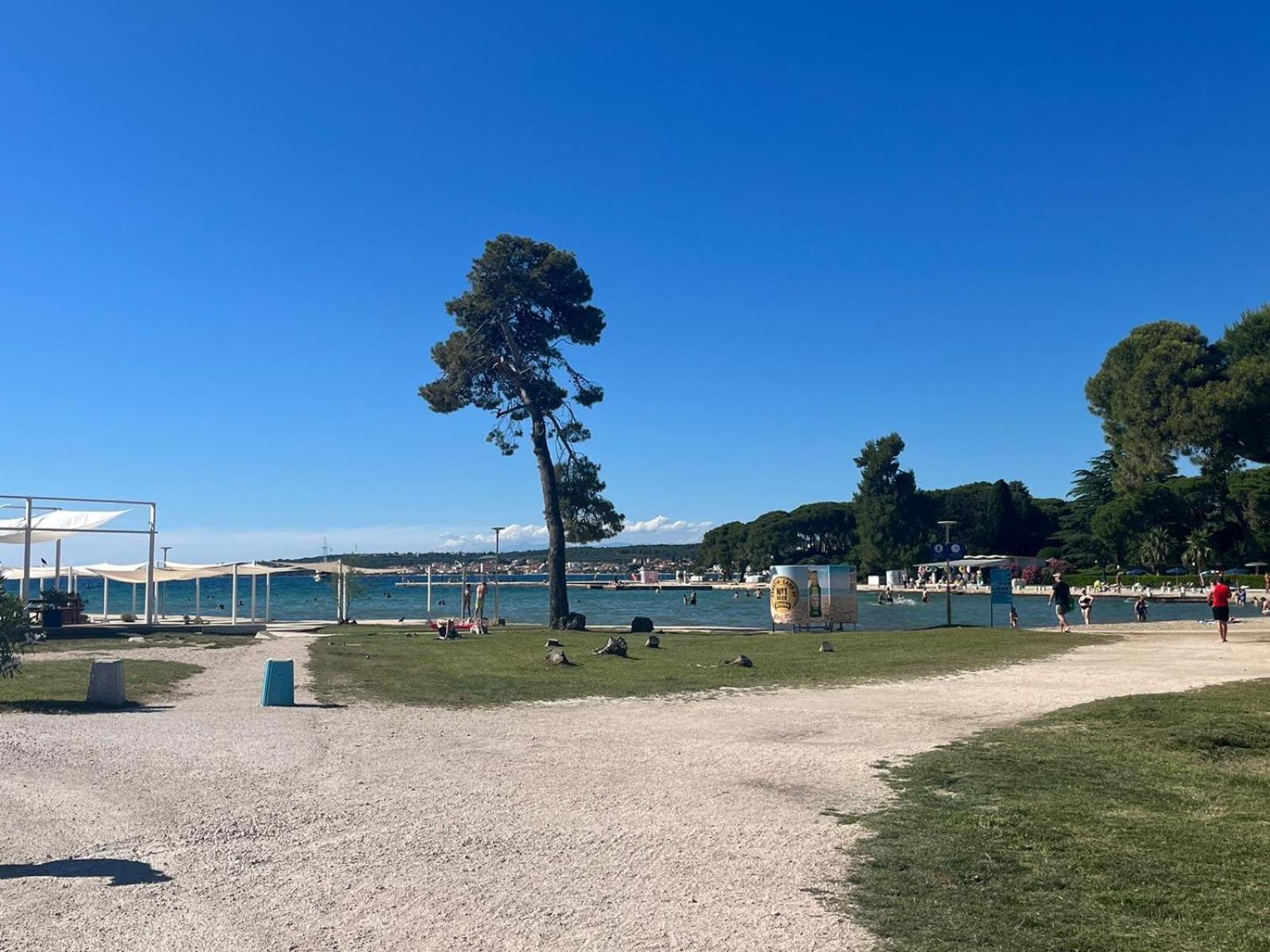 Studio Apartments With Terrace Near Sea - Angela'S Apartments Zadar Bagian luar foto